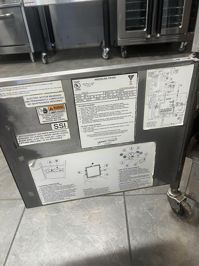 Used Henny Penny Computron 2000 Pressure Fryer – Commercial Chicken Fryer – Tested Working