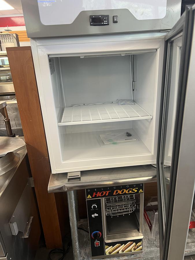 Used Maxx Cold Countertop Glass Door Display Refrigerator