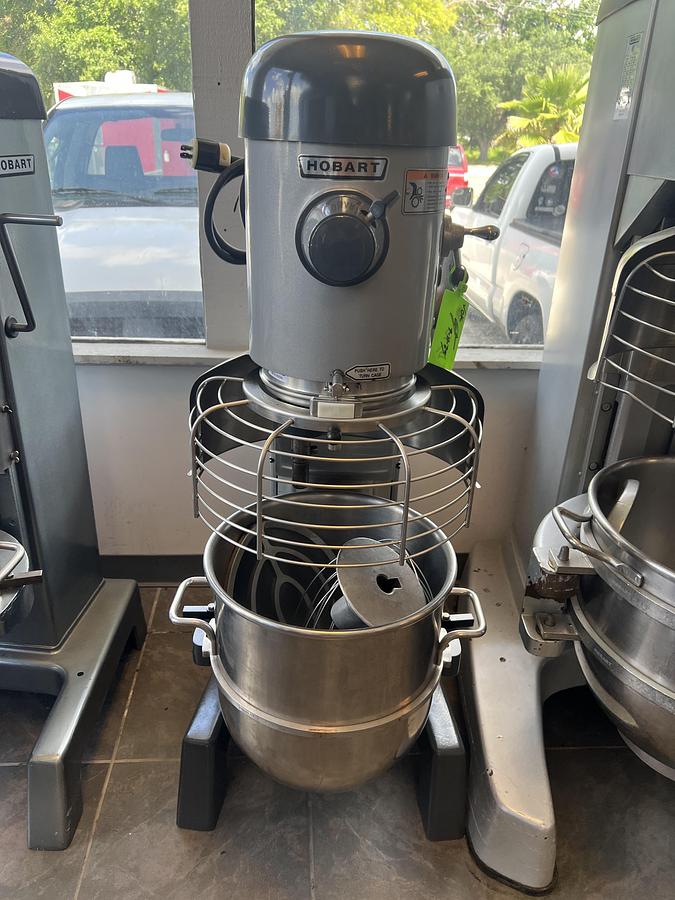 Used Hobart 60 Qt Commercial Planetary Mixer w/ Bowl, Attachments & Guard