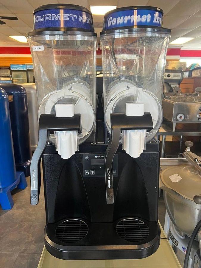 Used Bunn 58000.0120 Ultra NX Black Double 3 Gallon Slushy Machine - 120VBunn 58000.0120 Ultra NX Black Double 3 Gallon Slushy Machine - 120V