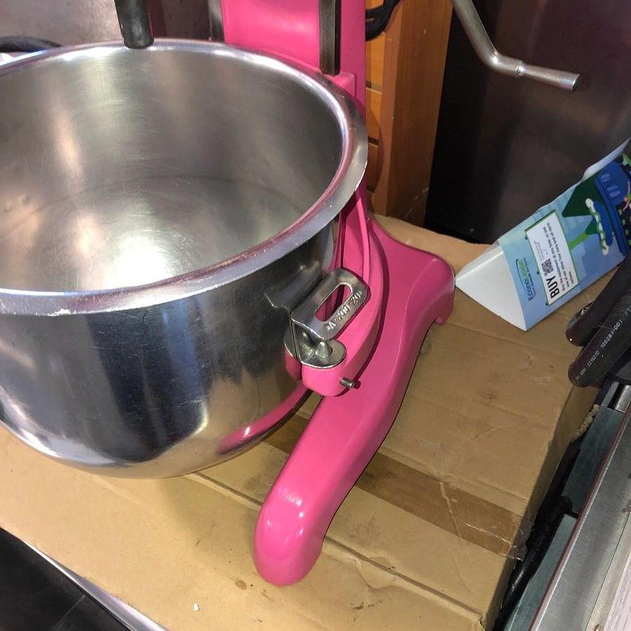 Used HOBART A 200 20 QT Mixer Includes Guard, Bowl & Pattle Hook & Whip 115VHOBART A 200 20 QT Mixer Includes Guard, Bowl & Pattle Hook & Whip 115V