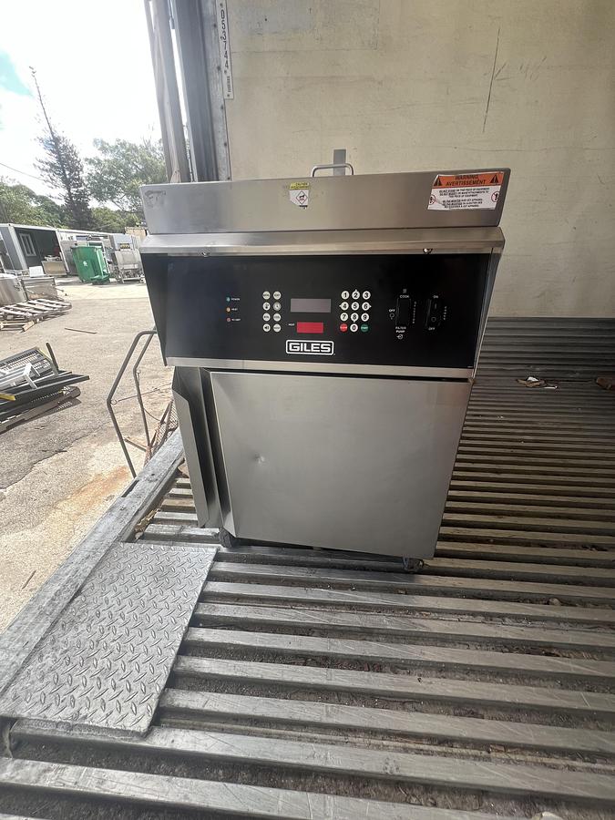 Refurbished Giles GEF-720 Commercial Electric Fryer – Digital Controls & Built-In Filtration