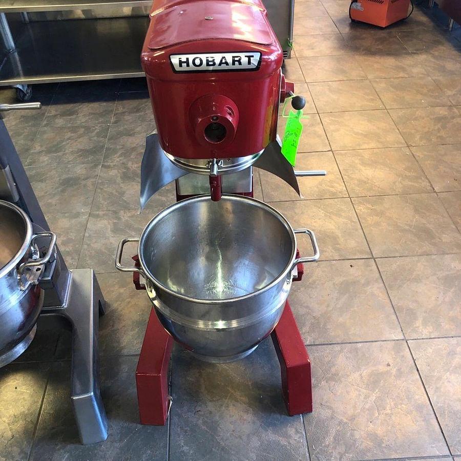 Used Hobart D-300 30 Qt Bakery Dough Mixer w/ Bowl, Hook Volts 115 Phase 1Hobart D-300 30 Qt Bakery Dough Mixer w/ Bowl, Hook Volts 115 Phase 1