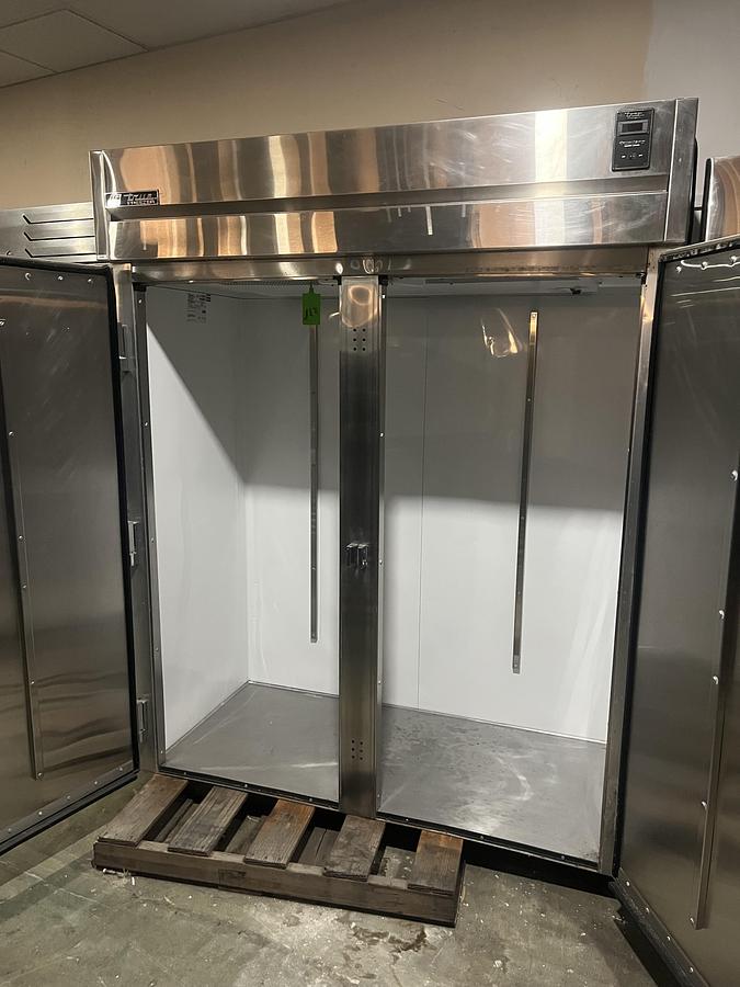 Refurbished True 2 Door Commercial Reach-In Freezer Stainless Steel Restaurant Freezer