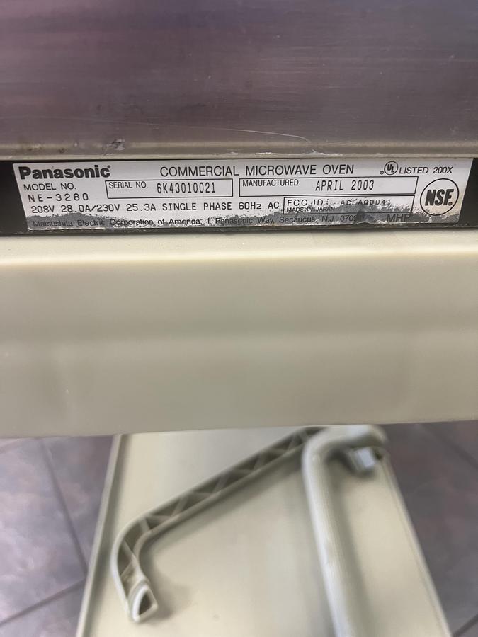 Used Panasonic NE-3280 Pro II Commercial Microwave Oven
