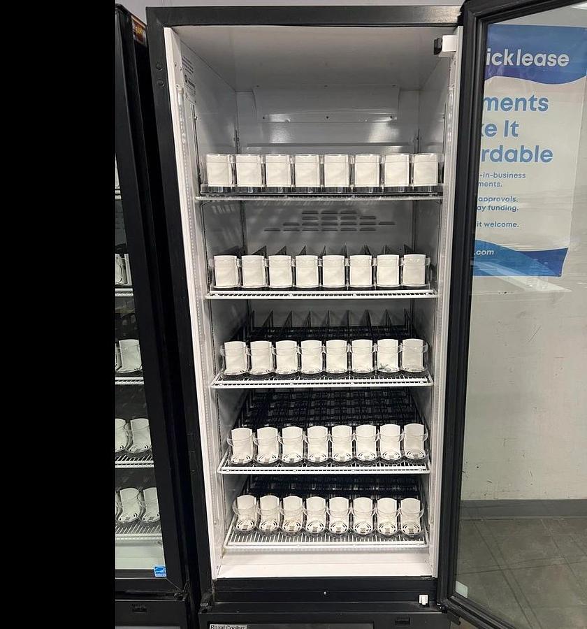 Used ROYAL VENDORS RVCF-027 SINGLE GLASS DOOR REFRIGERATOR MERCHANDISER USED