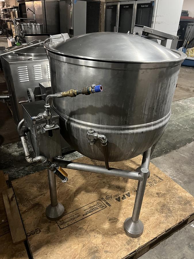 Refurbished Groen 25 Gallon Natural Gas Tilting Steam Jacketed Kettle w/ Lid Commercial