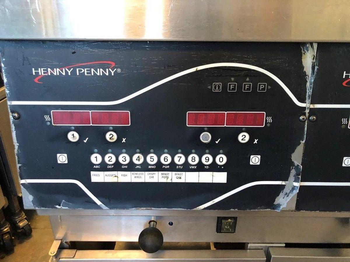 Used Henny Penny 3 Well Electric Open Freestanding Fryer with Oil Filtration System 208 volts 3 phaseHenny Penny 3 Well Electric Open Freestanding Fryer with Oil Filtration System 208 volts 3 phase