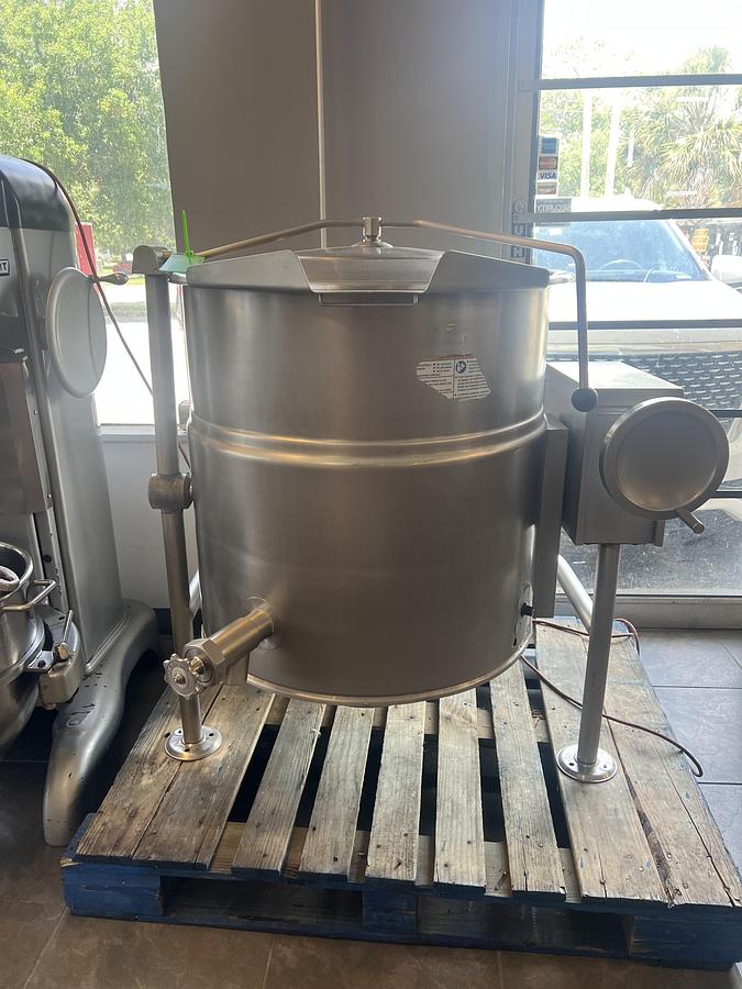 Used Cleveland KEL-40T Tilting Steam Jacketed Kettle – 40 Gallon – Commercial Restaurant Kettle
