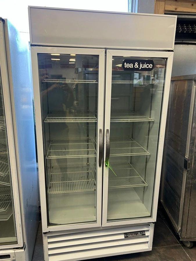 Used Beverage-Air MT-35 White Two Section Glass Door Merchandiser RefrigeratorBeverage-Air MT-35 White Two Section Glass Door Merchandiser Refrigerator