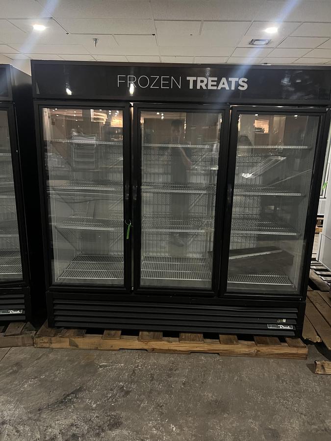 Refurbished True 3 Door Glass Door Commercial Freezer Merchandiser Frozen Food Display