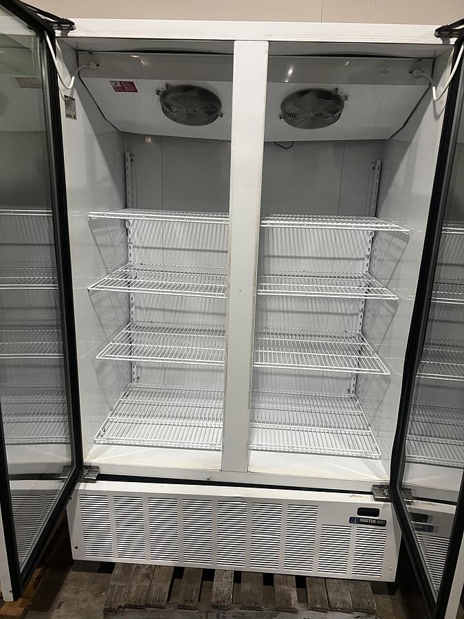 Refurbished Master-Bilt 2 Door Glass Merchandiser Commercial Freezer Frozen Food Display