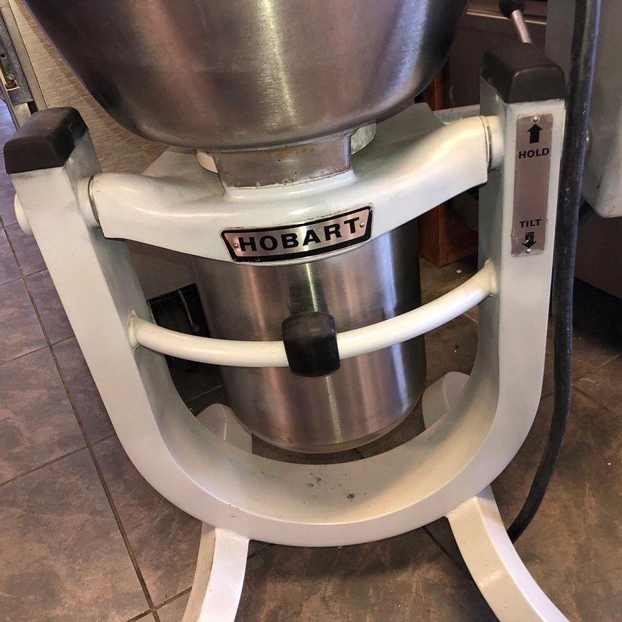 Used Hobart HCM-300 Vertical Cutter Mixer, Used Great ConditionHobart HCM-300 Vertical Cutter Mixer, Used Great Condition