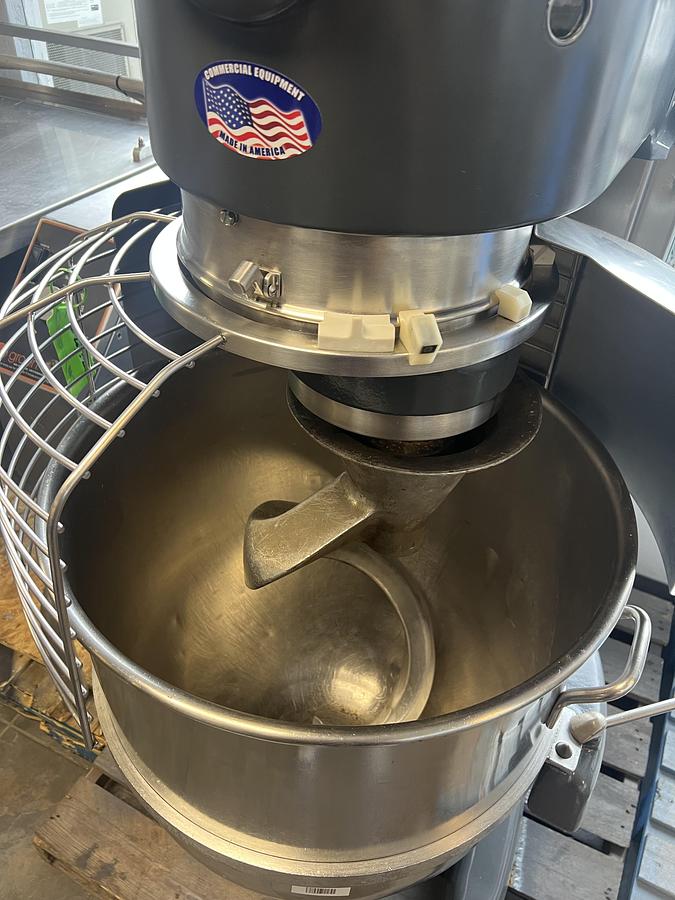 Used Hobart H600 60 Qt Commercial Planetary Mixer w/ Bowl Guard & Attachments