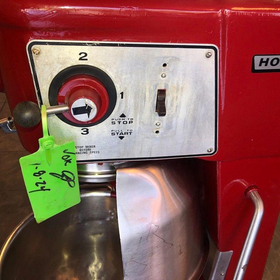 Used Hobart D-300 30 Qt Bakery Dough Mixer w/ Bowl, Hook Volts 115 Phase 1Hobart D-300 30 Qt Bakery Dough Mixer w/ Bowl, Hook Volts 115 Phase 1