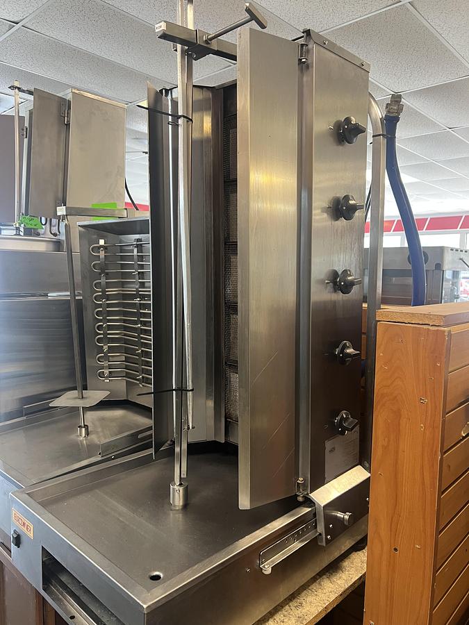 Used Commercial Gas Vertical Broiler / Shawarma Gyro Machine