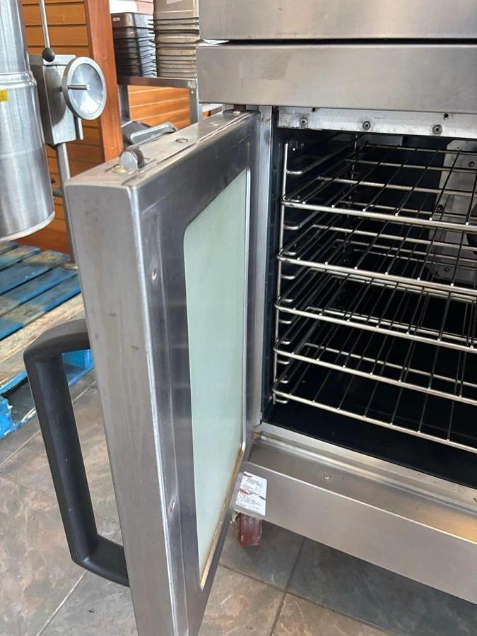 Used Vulcan Double Full Size Natural Gas Convection Oven - 100,000 BTUVulcan Double Full Size Natural Gas Convection Oven - 100,000 BTU