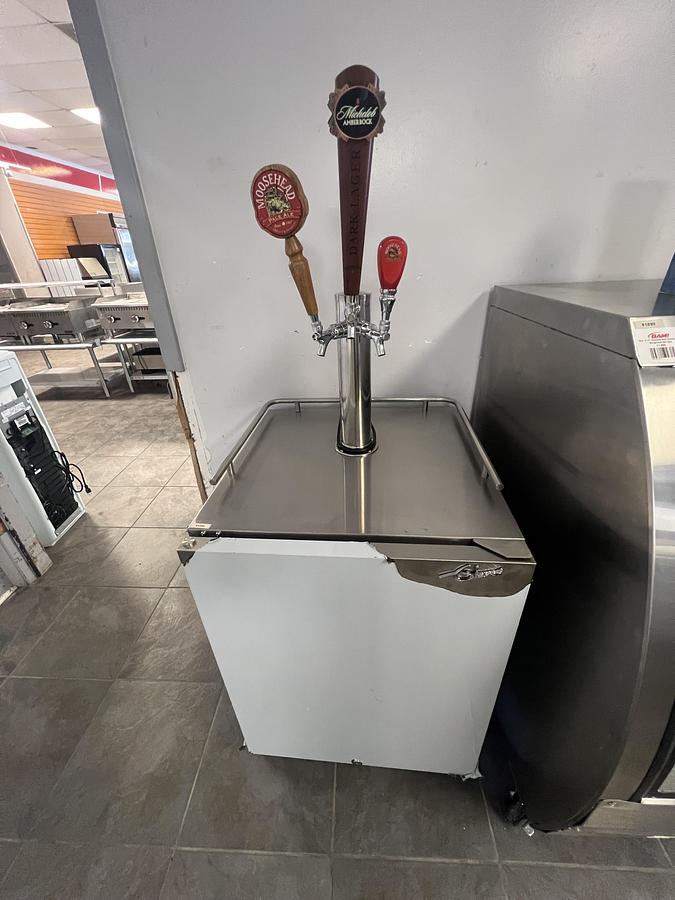 Used 3 Tap Commercial Kegerator Beer Dispenser – Stainless Steel Draft Beer Cooler