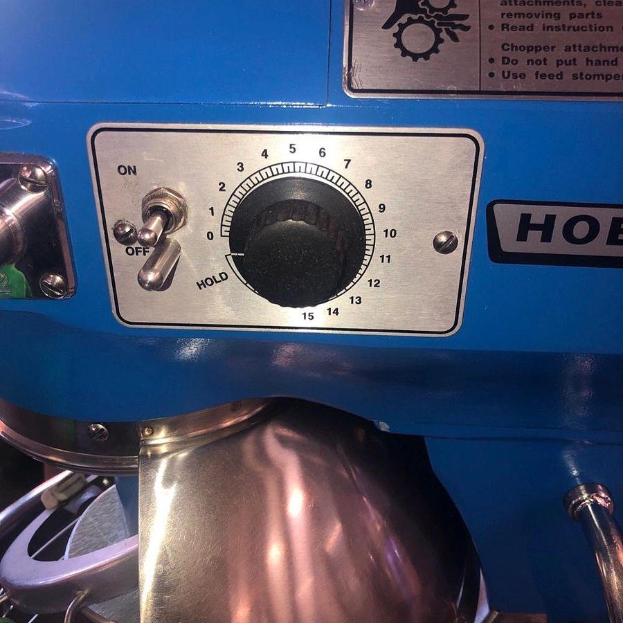 Used HOBART A 200 20 QT Mixer Includes Guard, Bowl & Pattle Hook & Whip 115VHOBART A 200 20 QT Mixer Includes Guard, Bowl & Pattle Hook & Whip 115V