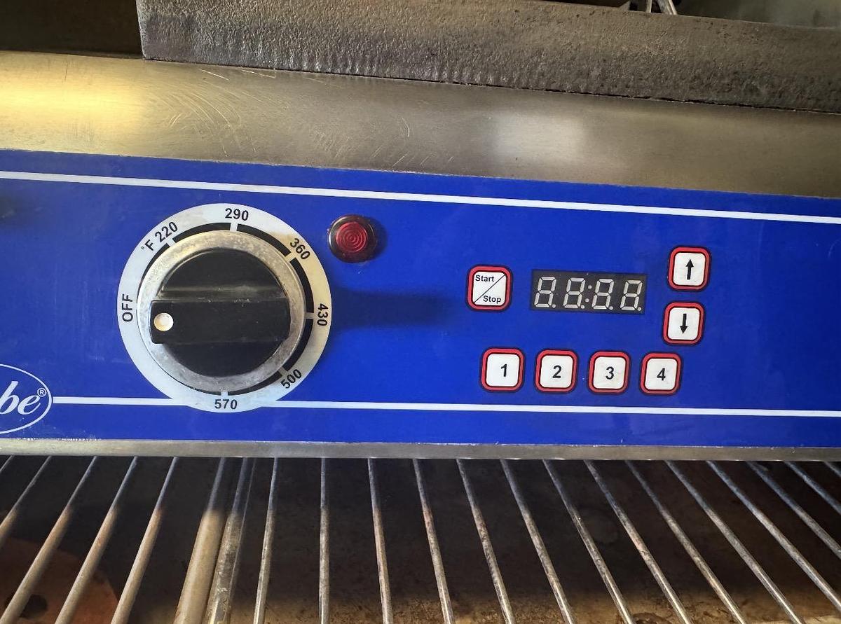 Used Globe GP14 Commercial Flat Top Panini Press Sandwich Grill – 208V 3 Phase