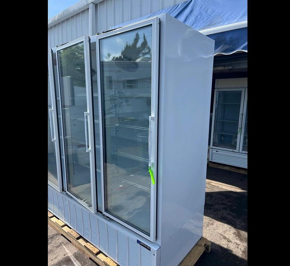 Used Master-Bilt BMG-74 White Bottom Mounted Full-Height Swing Glass Door Refrigerated Merchandiser 78” 70.2 Cu. Ft.Master-Bilt BMG-74 White Bottom Mounted Full-Height Swing Glass Door Refrigerated Merchandiser 78” 70.2 Cu. Ft.