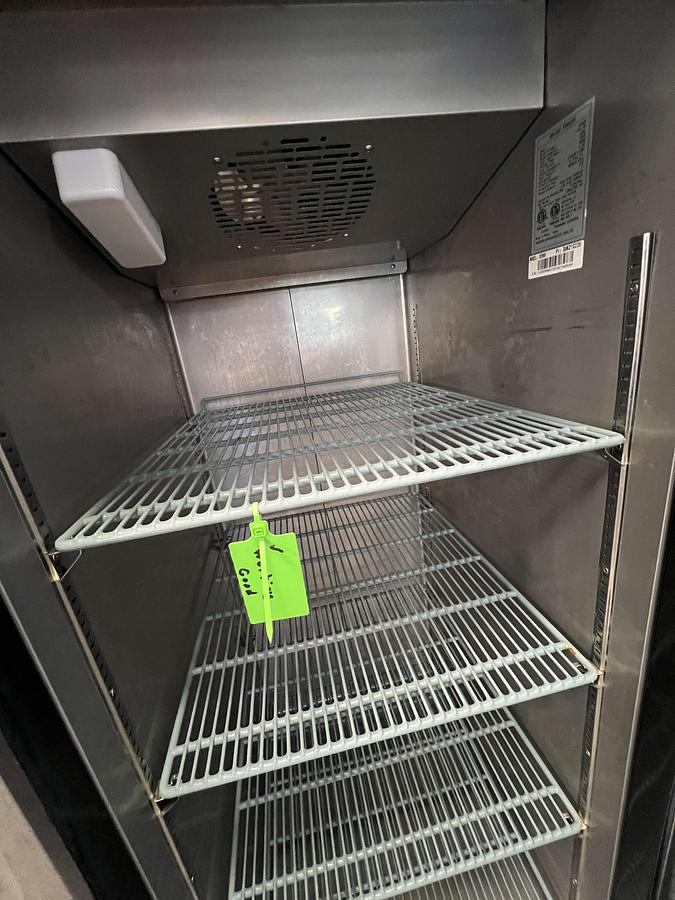 Used Dukers Single Door Reach-In Freezer – Commercial Upright Freezer – Stainless Steel – 115V