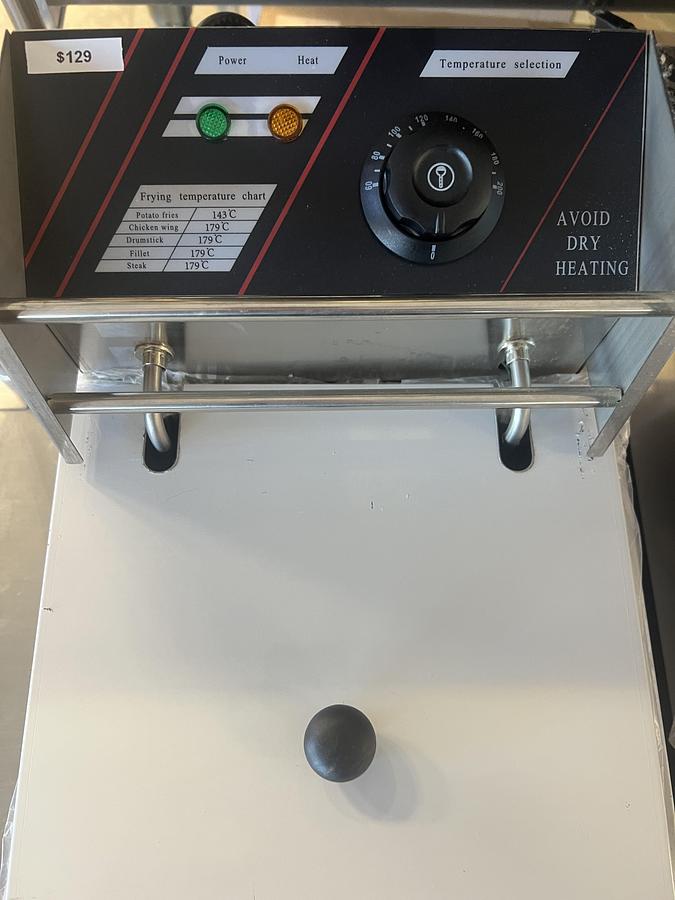 Used Commercial Countertop Electric Deep Fryer – Stainless Steel – Adjustable Temperature Control Upgrade your kitchen with th