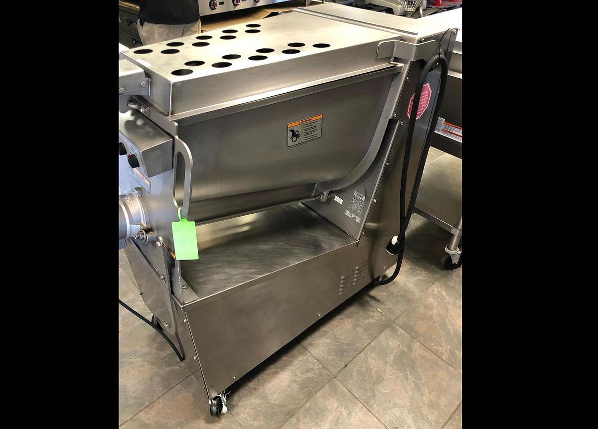 Used Used: Hobart MG1532 150 Lb Capacity Mixer / Grinder 208V 3 PhaseUsed: Hobart MG1532 150 Lb Capacity Mixer / Grinder 208V 3 Phase