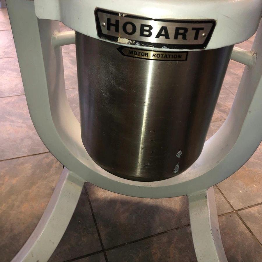 Used Hobart HCM-300 Vertical Cutter Mixer, Used Great ConditionHobart HCM-300 Vertical Cutter Mixer, Used Great Condition