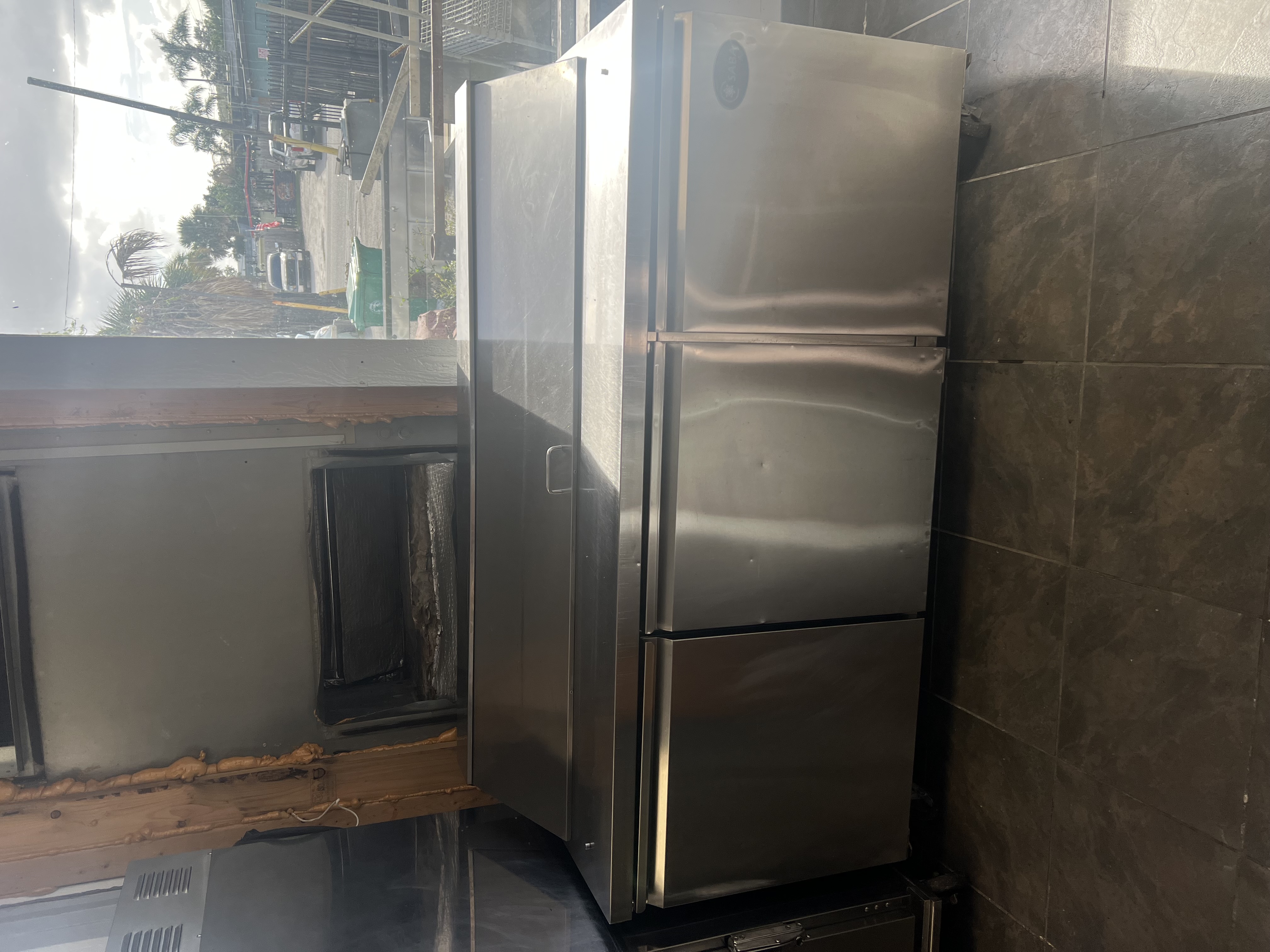 Refurbished SABA AIR SPS-72-18 – 72” 3-Door Refrigerated Sandwich / Salad Prep Table