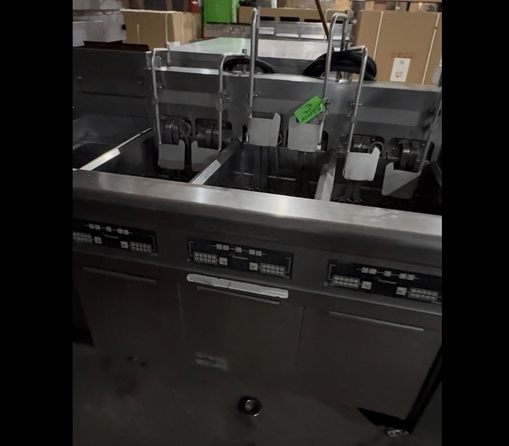 Used Frymaster FPPH317BLSE Electric Fryer - (3) 50 lb Vats, Floor Model, 208v/3ph