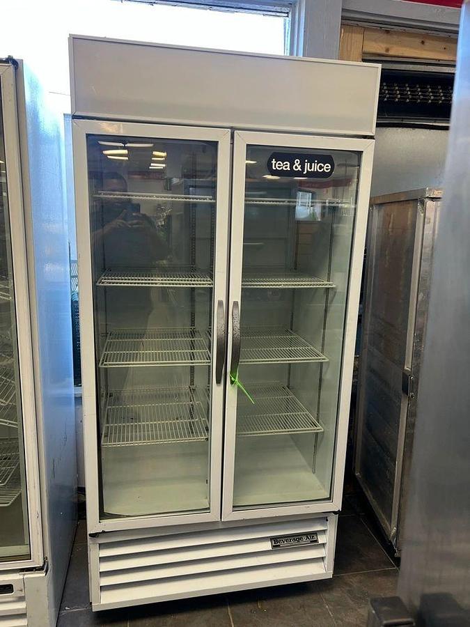 Used Beverage-Air MT-35 White Two Section Glass Door Merchandiser RefrigeratorBeverage-Air MT-35 White Two Section Glass Door Merchandiser Refrigerator