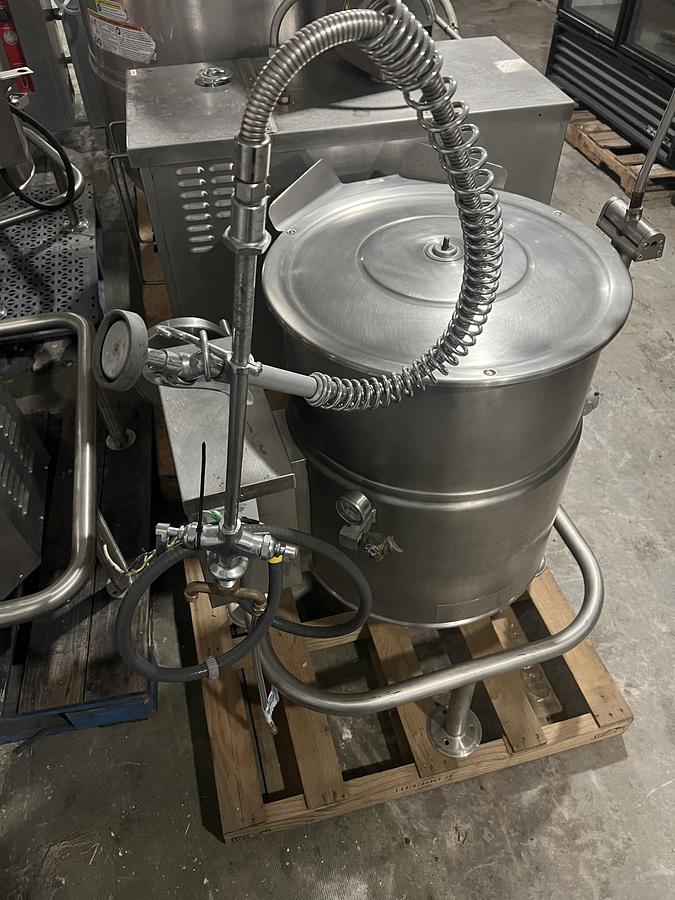 Refurbished Cleveland 25 Gallon Electric Tilting Steam Jacketed Kettle Stainless Commercial