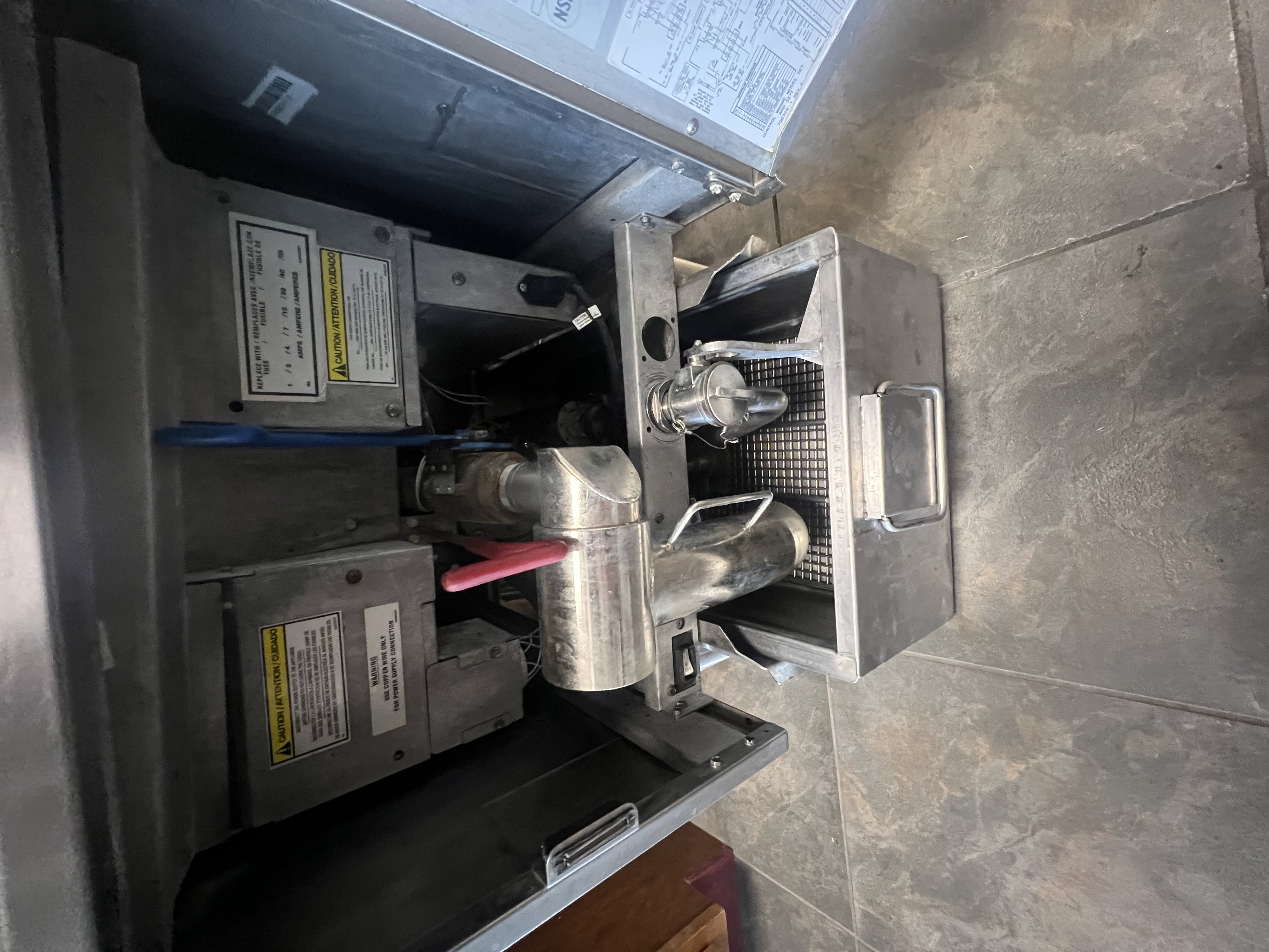 Refurbished Pitco PH-SEF184 Electric Fryer with Built-In Filtration – 60 lb Capacity – 17 kW