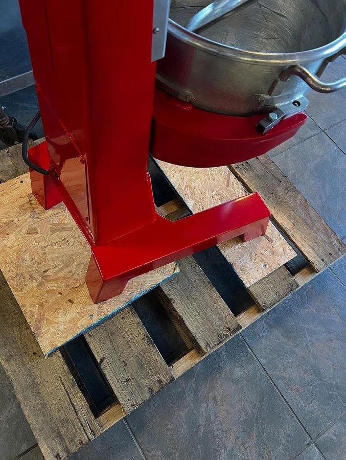 Used Hobart D-300 30 Qt Bakery Dough Mixer w/ Bowl, Hook Volts 115 Phase 1 HP 1/2Hobart D-300 30 Qt Bakery Dough Mixer w/ Bowl, Hook Volts 115 Phase 1 HP 1/2