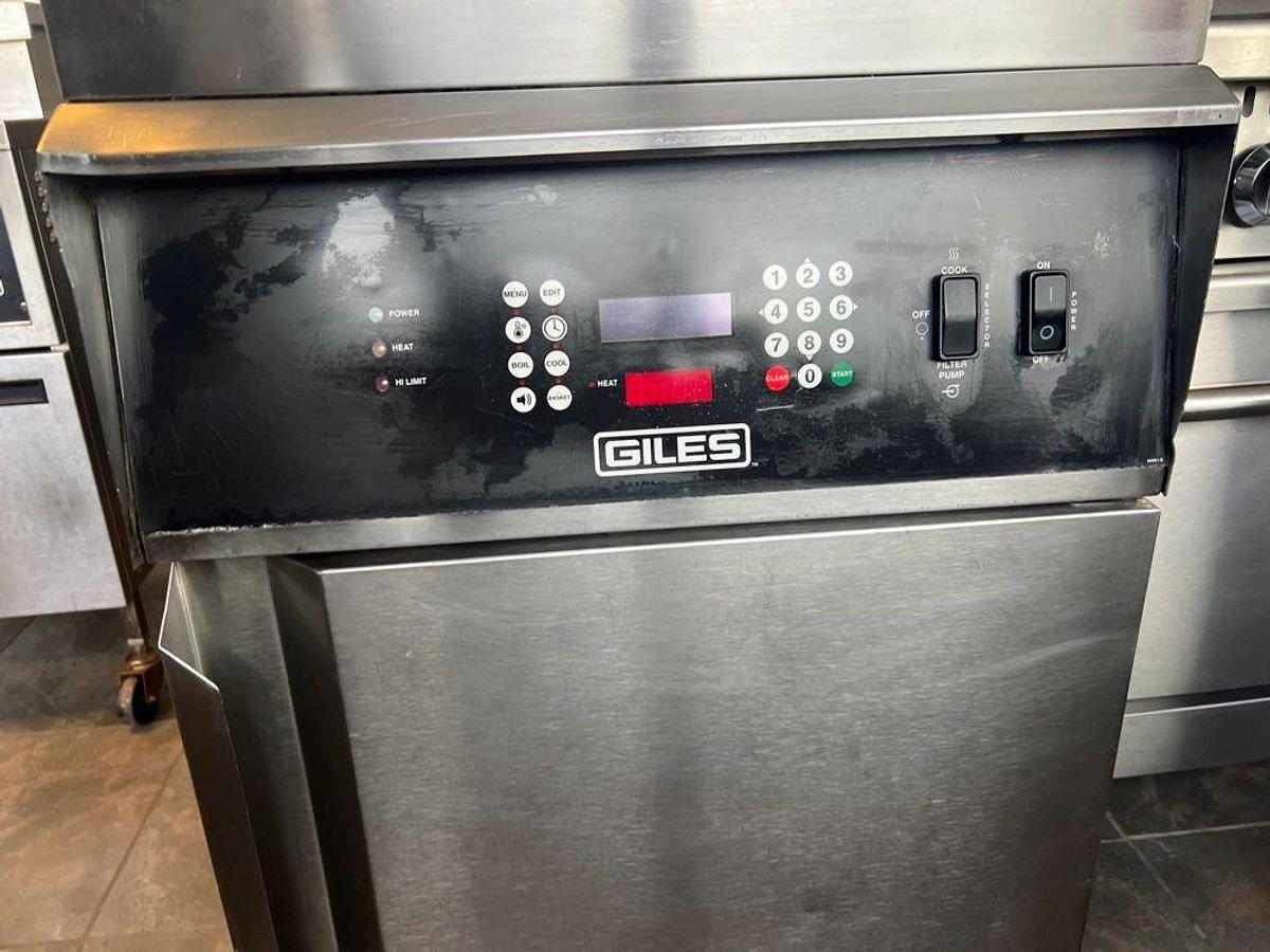 Used Giles GEF-720 Electric Kettle Fryer, 75 lbs Fat / 24 lb. Product Capacity, NICEGiles GEF-720 Electric Kettle Fryer, 75 lbs Fat / 24 lb. Product Capacity, NICE