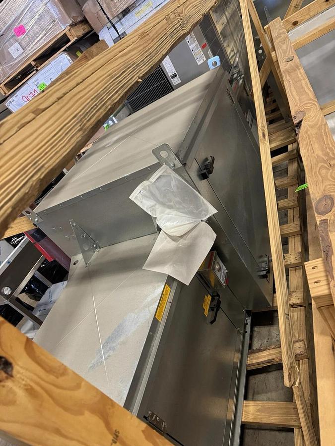 New Captive Aire Make Up Air Unit - With A/C Unit- 220v 1 Phase- 1350CFM