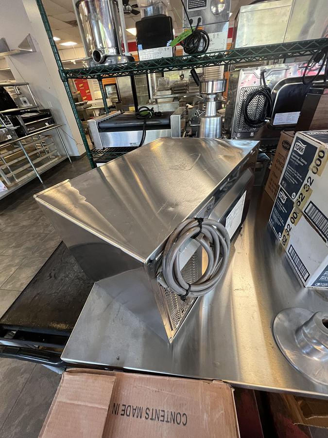 Used Amana Commercial Microwave Oven – Heavy-Duty Countertop Microwave – Programmable Controls – Stainless Steel
