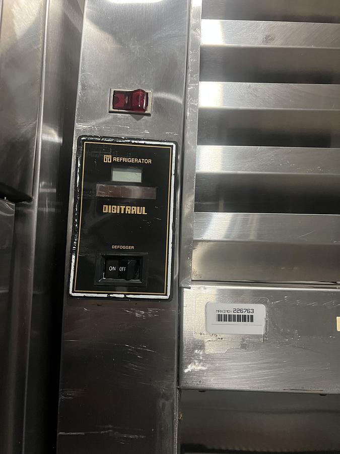 Refurbished Traulsen 1 Door Glass Door Commercial Refrigerator Reach-In Cooler Stainless Steel