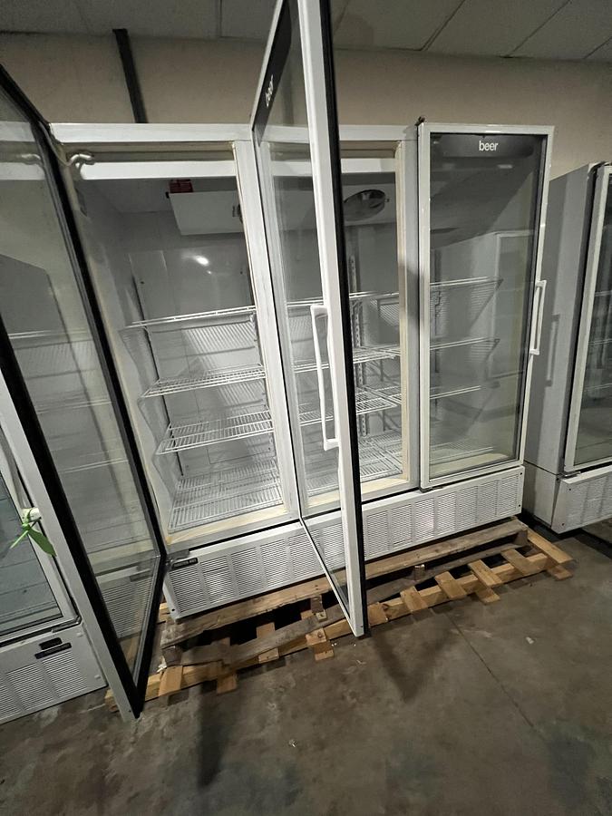 Refurbished Master-Bilt 3 Door Glass Merchandiser Commercial Refrigerator Cooler 115V