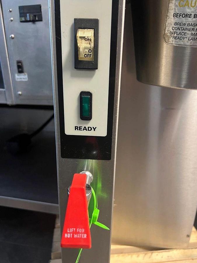 Used Fetco CBS-51H-15 C51046 Stainless Steel Single Automatic Coffee Brewer - 120/208-240VFetco CBS-51H-15 C51046 Stainless Steel Single Automatic Coffee Brewer - 120/208-240V