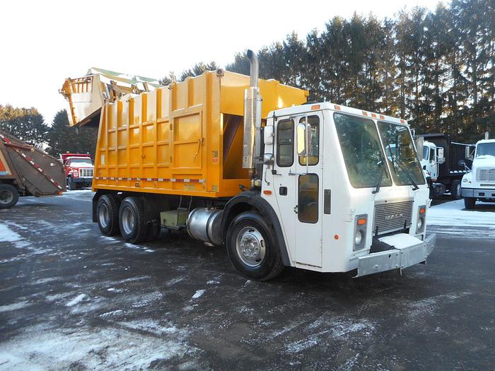 Used 2006 Mack LE613
