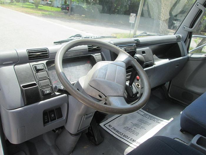 Used 2010 Mitsubishi Fuso Flat-Bed