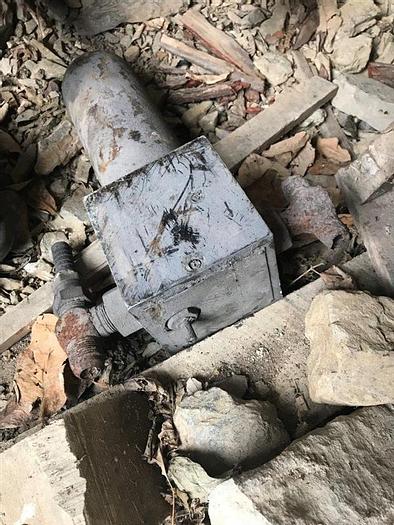 Used Single Filter Base / Cylinder Housing Assembly