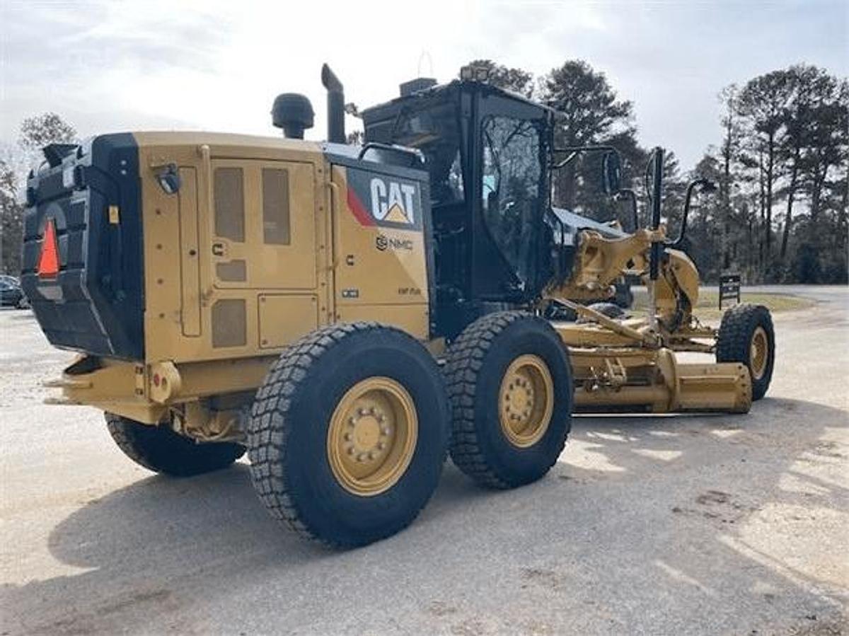Used 2014 Caterpillar 140M2