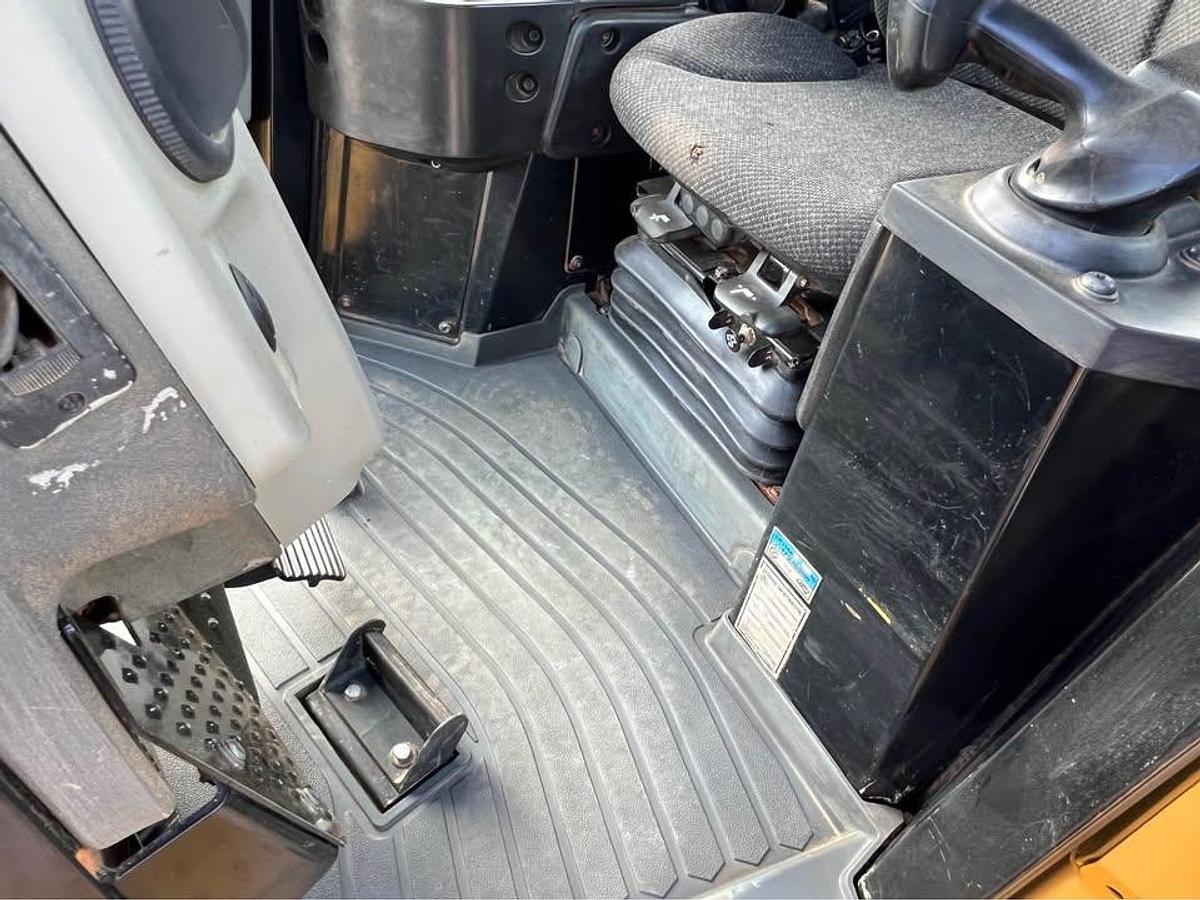 Used 2014 Caterpillar D6T XL