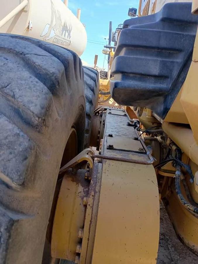 Used 2001 Cat 140H Motor Grader
