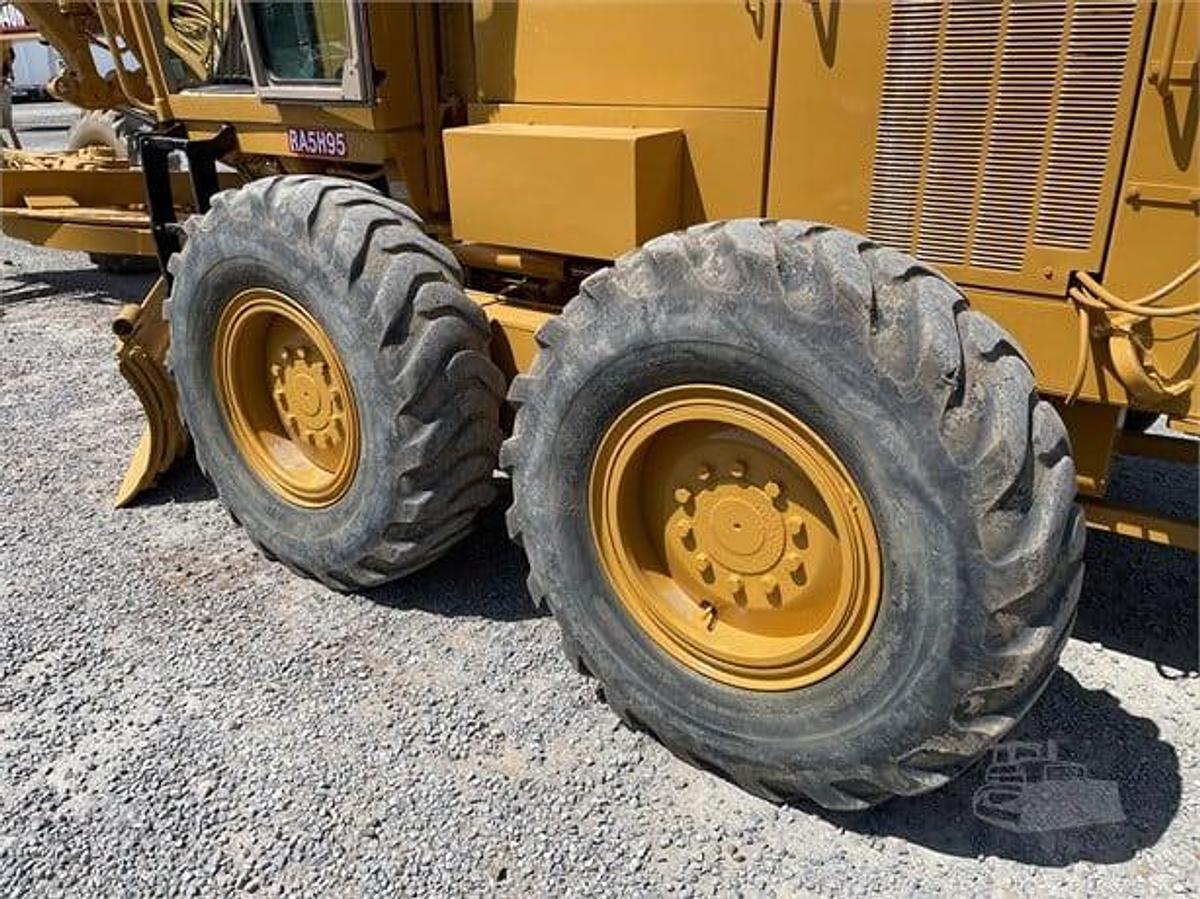 Used 1995 Caterpillar 140H
