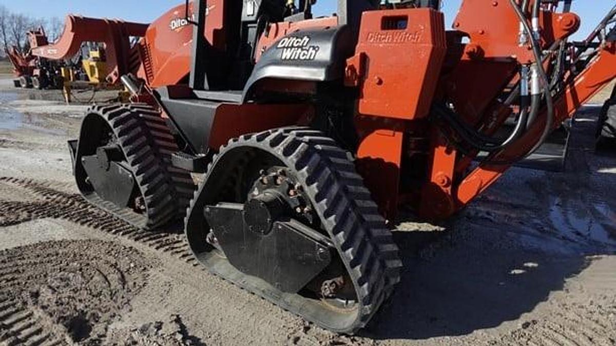 Used 2011 DITCH WITCH RT115 QUAD