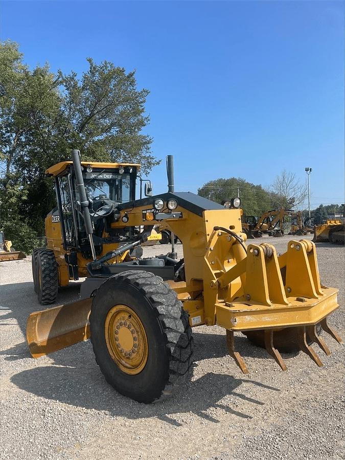 Used 2015 Deere 772G